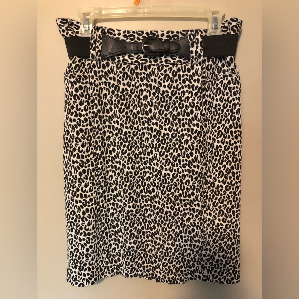 Valerie Bertinelli animal print skirt